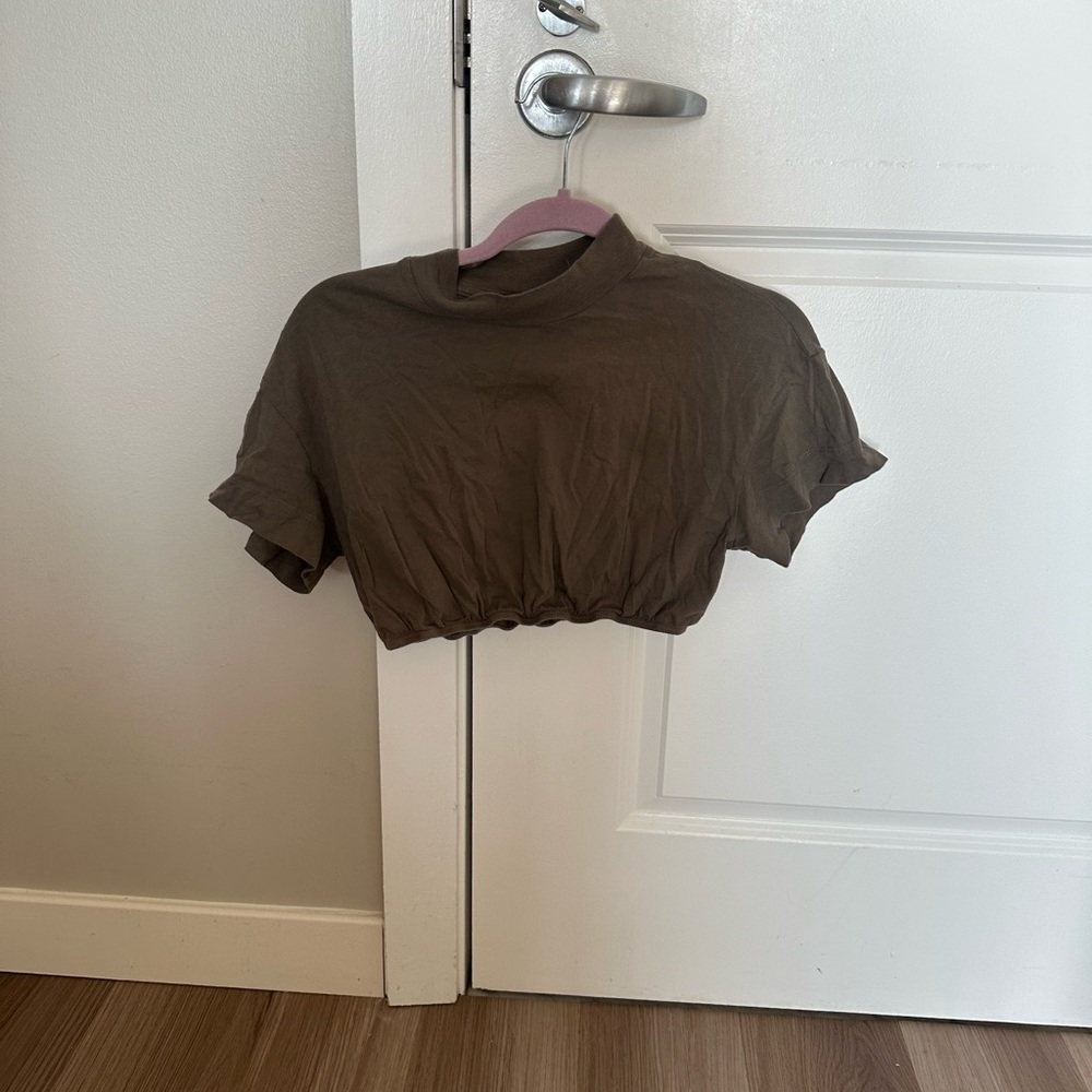 Alo Women’s brown Crop Top